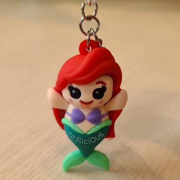 DISNEY PARKS WISHABLES ARIEL KEYCHAIN - Picture 2 of 7